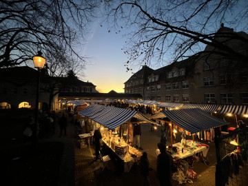 Weihnachtsmarkt auf dem Domplatz
